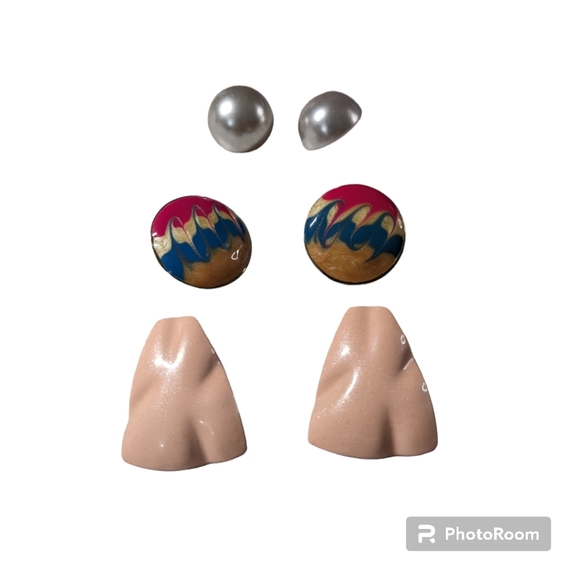 Vintage Earrings. 3 Pairs. - Picture 3 of 6